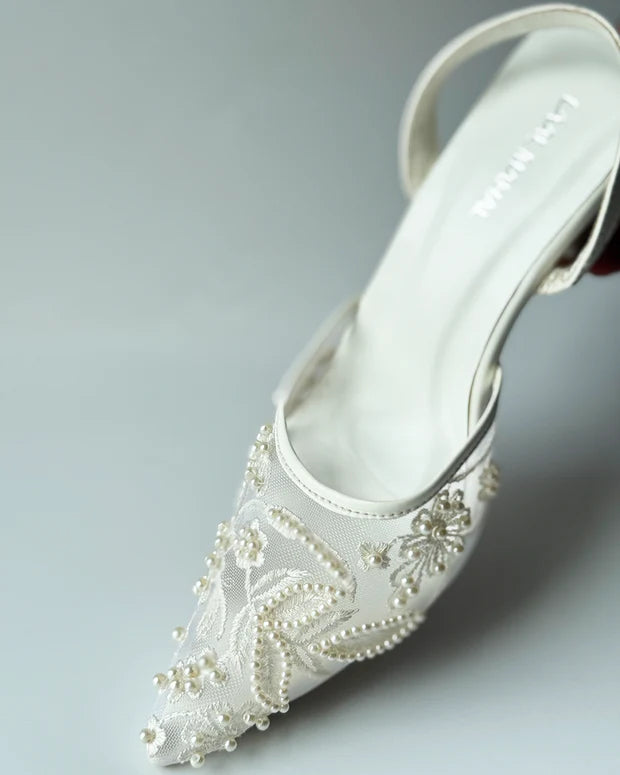 Trending EMBROIDERY HEEL - WHITE