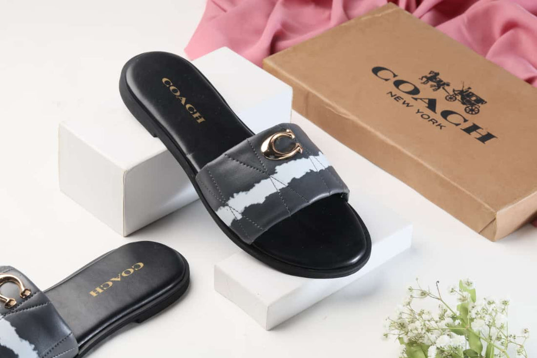 COACH METAL LOGO FLAT SLIDES - BLACK WHITE